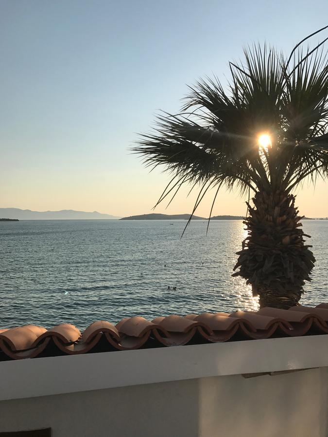 Ayshe Hotel Foça Exterior foto
